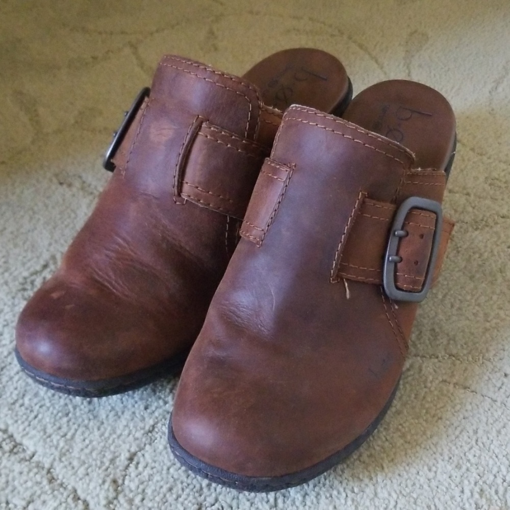 B.O.C brown leather clogs Size 7 Like new